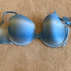 Victoria Secret 34dd bra